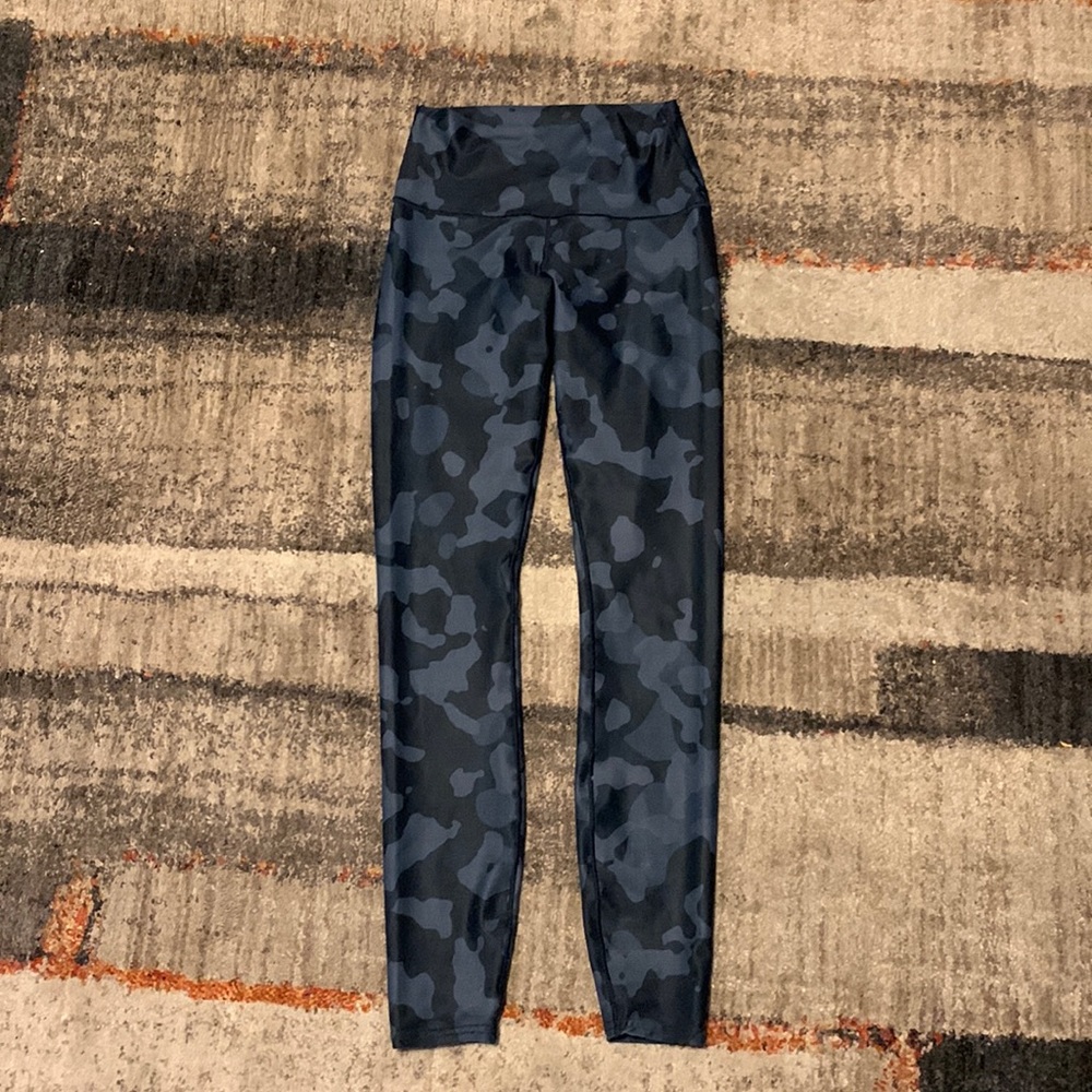 Black camo leggings